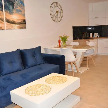 Dorado Apartment *